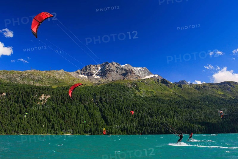 Kitesurfing