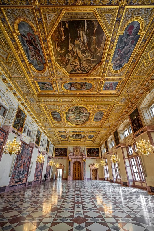 Kaisersaal with gilded ceiling and ceiling paintings
