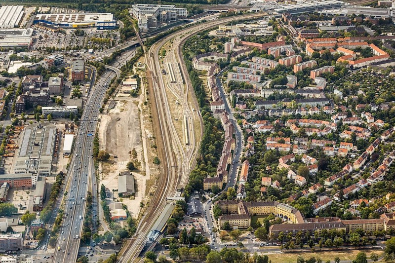 City motorway A 100 through Tempelhof in western direction