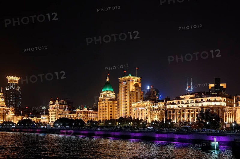 Boat trip Shanghai by night