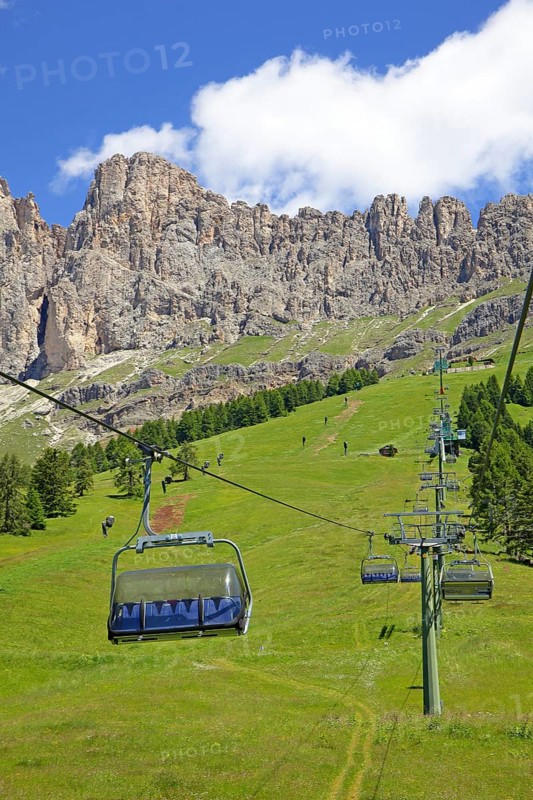 Cable car to the Paolina Hut with view to the Catinaccio