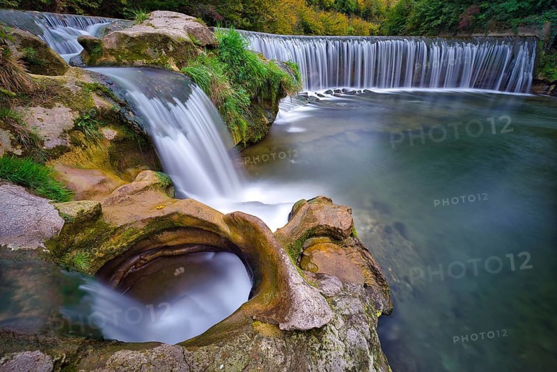 Monkey gorge with waterfall on the river Toess