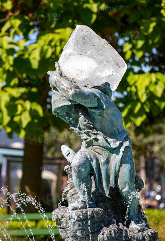 Sculpture The Gnome with the Crystal by Heinrich Natter in Franz Josef Park