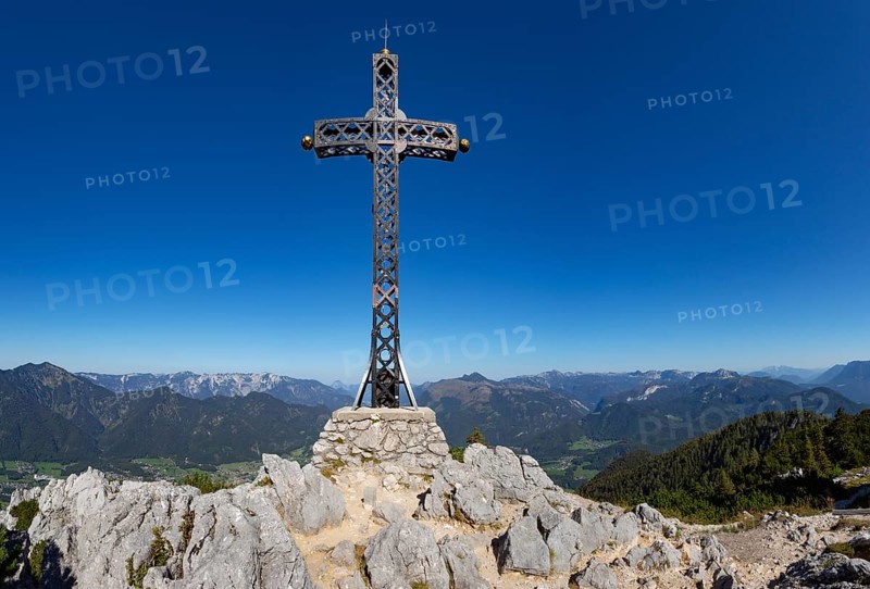 Franz Josef Kreuz am Berggipfel