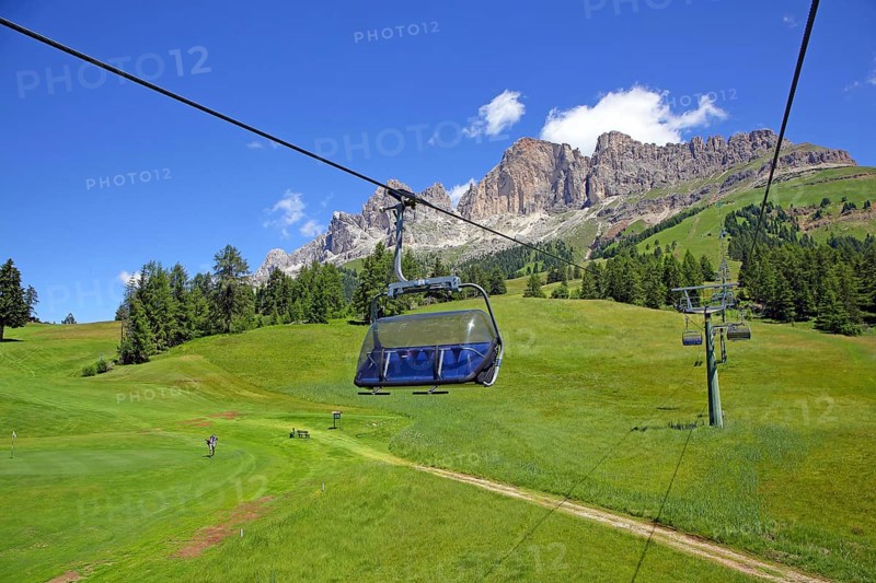 Cable car to the Paolina Hut with view to the Catinaccio