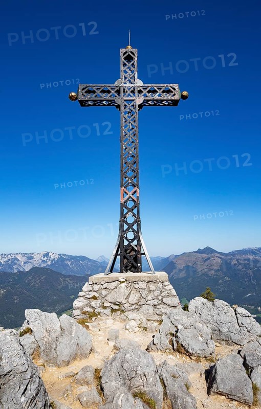 Franz Josef Kreuz am Berggipfel