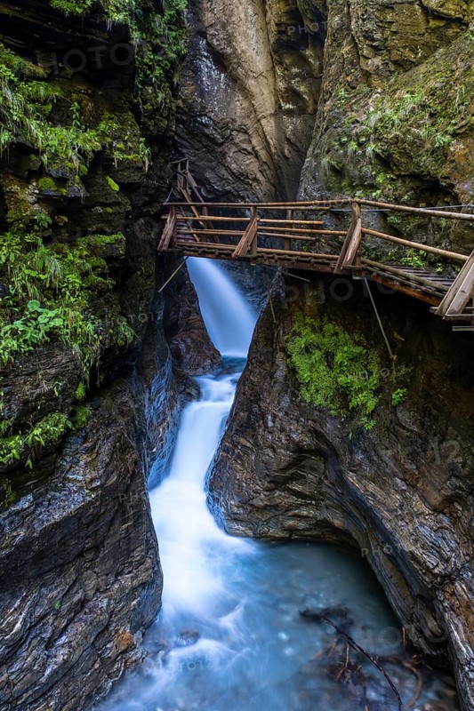 Wooden trail through the Ragga Gorge