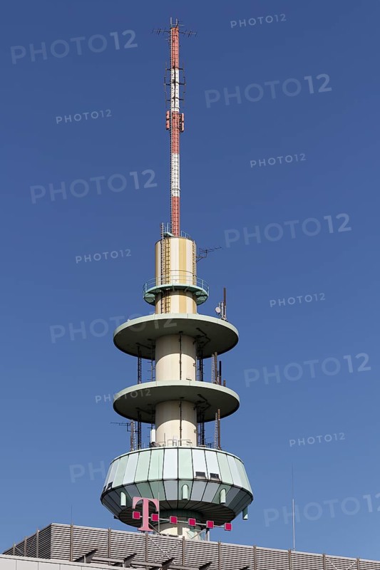 Telecommunications tower