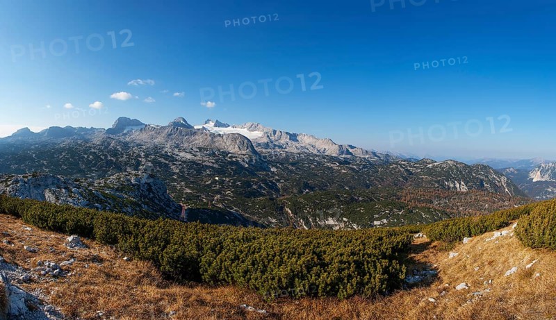 Panoramic view to the mountain station Gjaid Alm and to the Hohen Dachstein