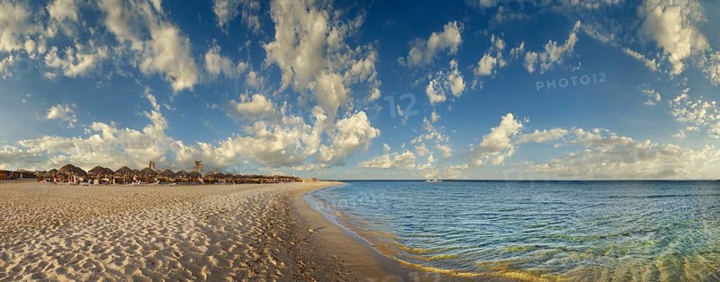 Sandy beach beach and coral reef Abu-Dabbab