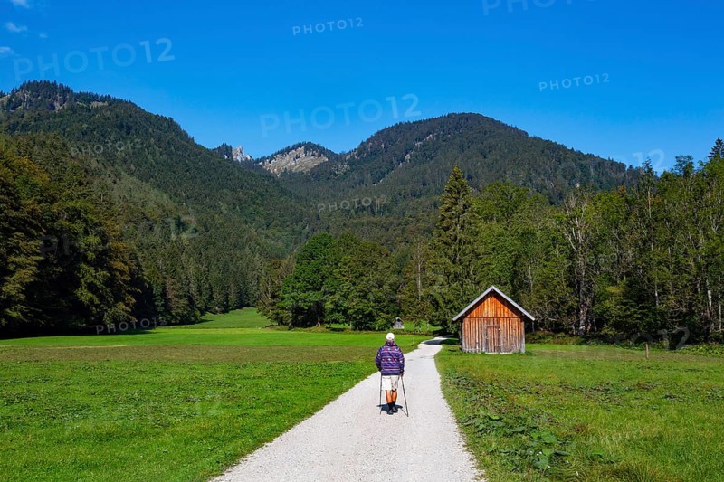 Hiking trail from the Schwarzensee to the Moosalm