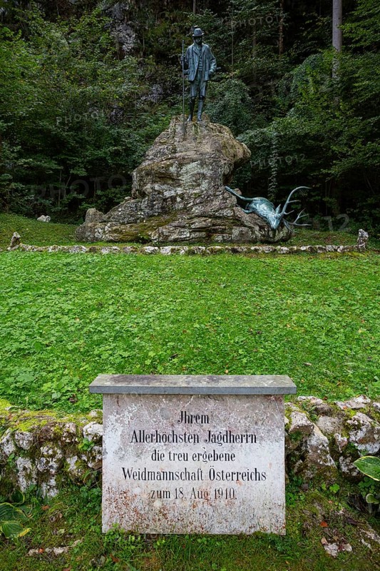 Kaiser hunting statue in Kaltenbach
