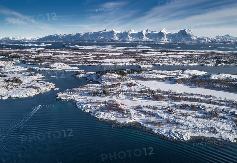 Snowy mountain range Seven Sisters