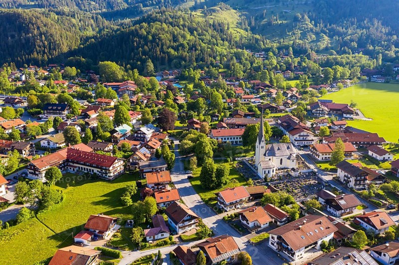 Bayrischzell with parish church St