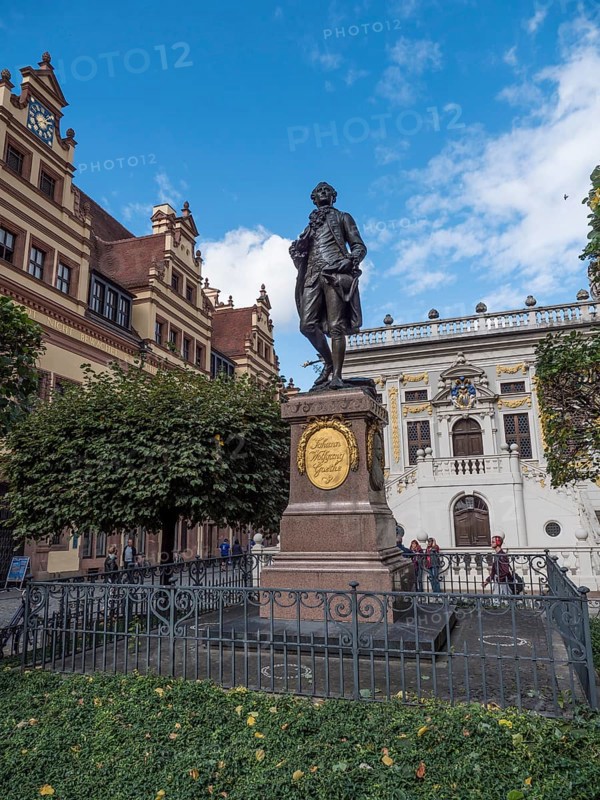 Goethe Monument and the Old Stock Exchange at Naschmarkt