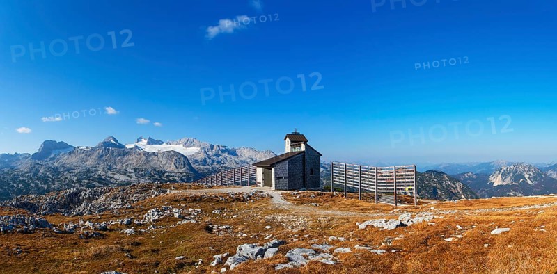 Krippenstein Chapel with a view of the Hoher Dachstein