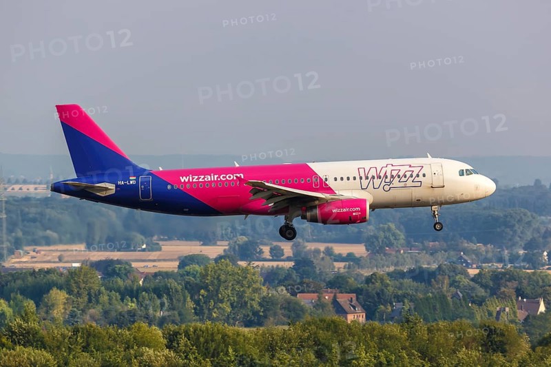 An Airbus A320 aircraft of Wizzair with the registration HA-LWD at Dortmund Airport
