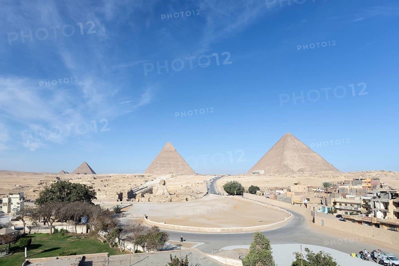 The three main pyramids and the Sphinx