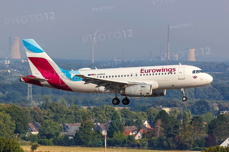 An Airbus A319 aircraft of Eurowings with the registration D-AGWX at Dortmund Airport