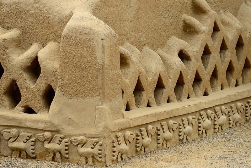 Artistic walls of mud brick