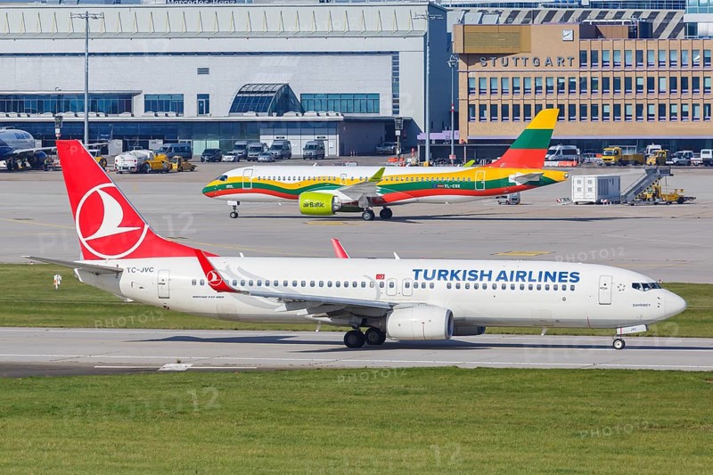 A Boeing 737-800 of Turkish Airlines with the registration number TC-JVC at Stuttgart Airport