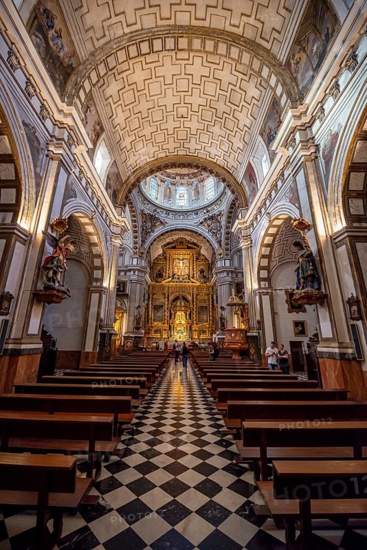 Nave with chancel
