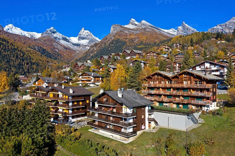 Autumn atmosphere in the holiday and health resort of Ovronnaz