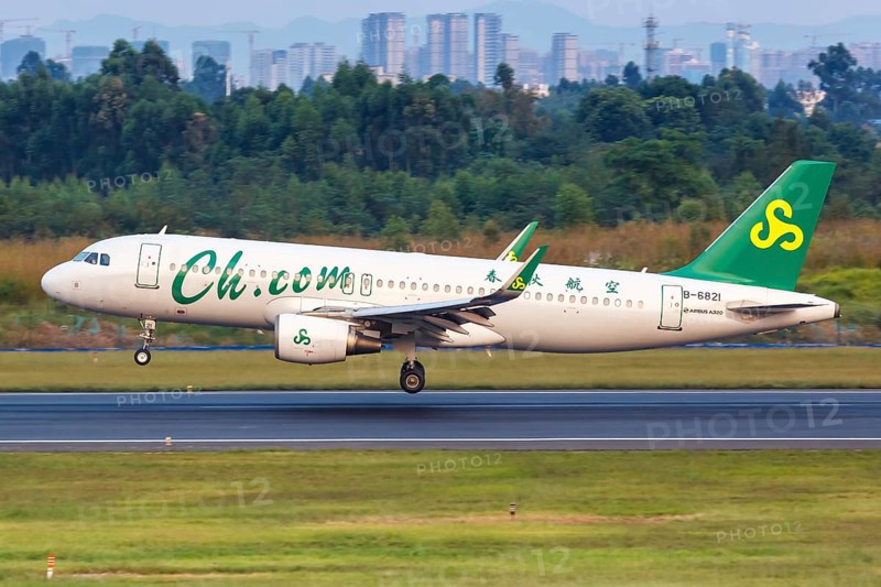 An Airbus A320 aircraft of Spring Airlines with registration number B-6821 at Chengdu Airport