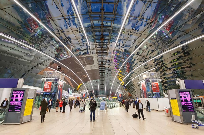 Hall of Frankfurt Airport Railway Station