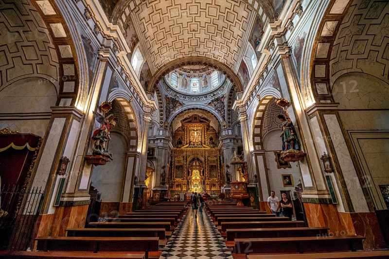 Nave with chancel