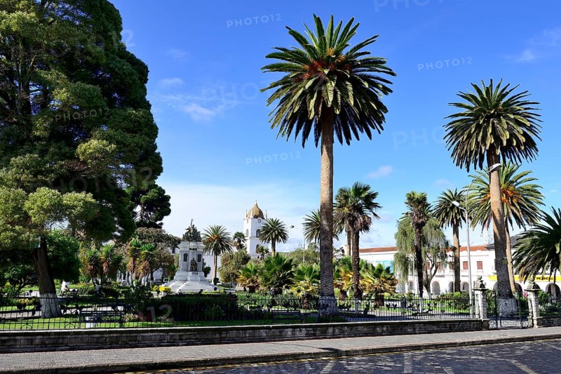 Parque Vicente Leon with its monument