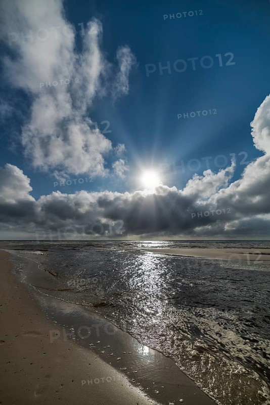 Sunny afternoon at the North Sea