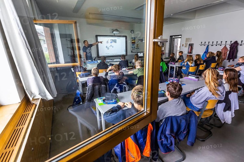 Teaching physics with open windows in an 8th grade class at the Robert-Havemann-Gymnasium in Karow