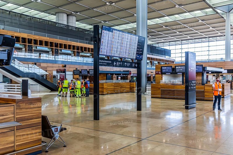 Trial operation in the departure hall in Terminal 1 of the new Berlin Airport BER