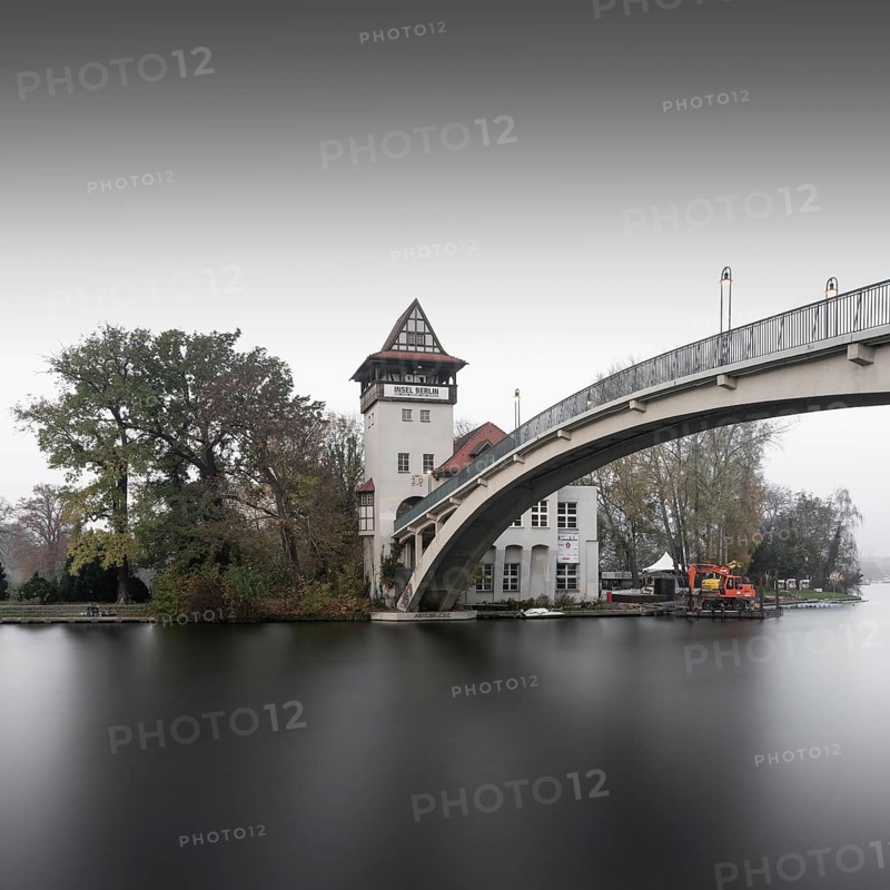 The Abbey Bridge connects Berlin Treptow Koepenick over the Spree with the Isle of Youth