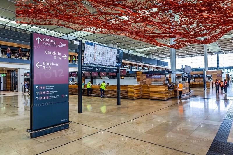 Trial operation in the departure hall in Terminal 1 of the new Berlin Airport BER