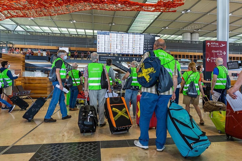Trial operation in the departure hall in Terminal 1 of the new Berlin Airport BER