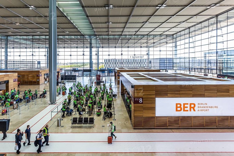 Trial operation in the departure hall in Terminal 1 of the new Berlin Airport BER