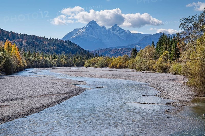 Autumn landscape in the Isar valley with Arnspitz group in the Wetterstein range