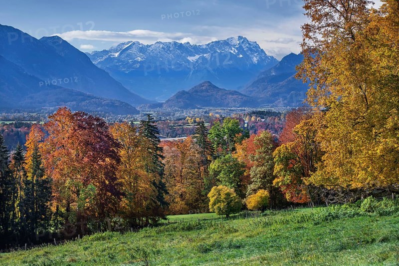 Autumn landscape above the Murnauer moss with Zugspitze group near Hagen