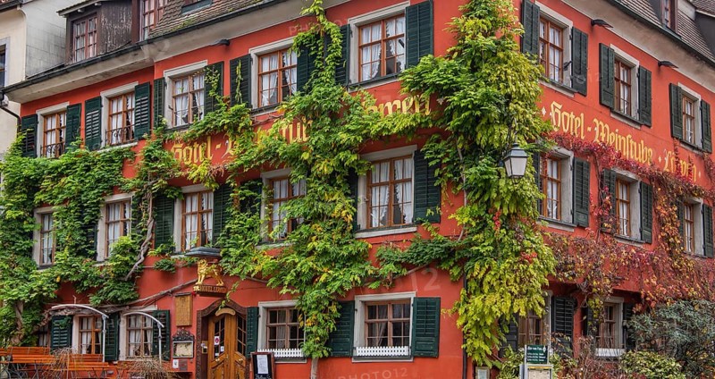 Historical facade of the Hotel Loewen am Marktplatz