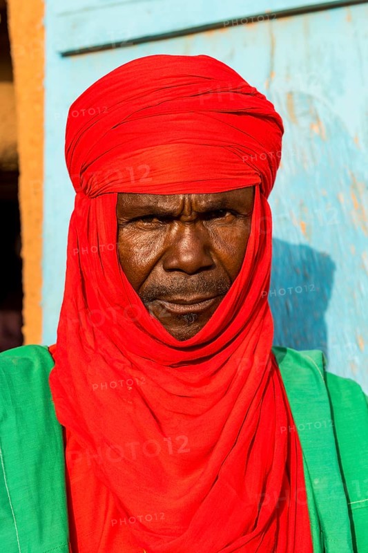 Colourful dressed bodyguard of the sultan of Agadez