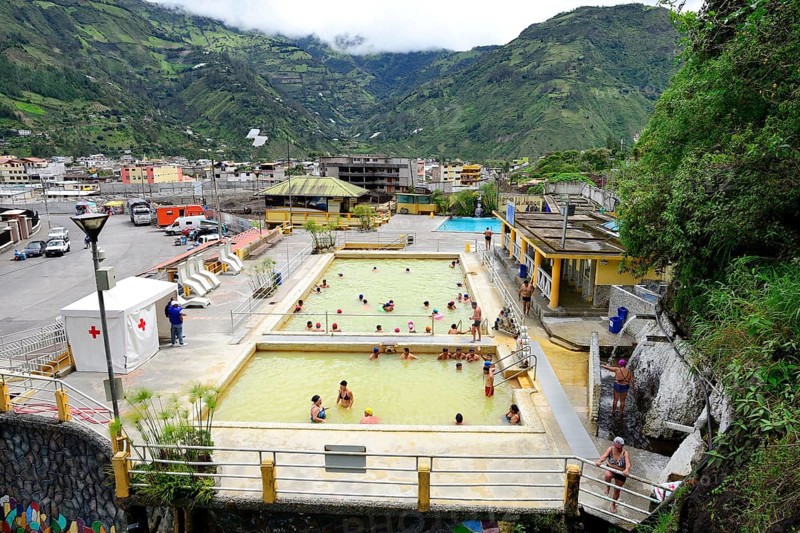 Thermal bath with sulphurous water