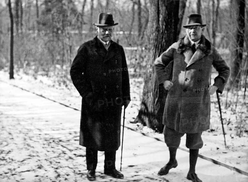 Paul von Hindenburg with his son Oskar von Hindenburg