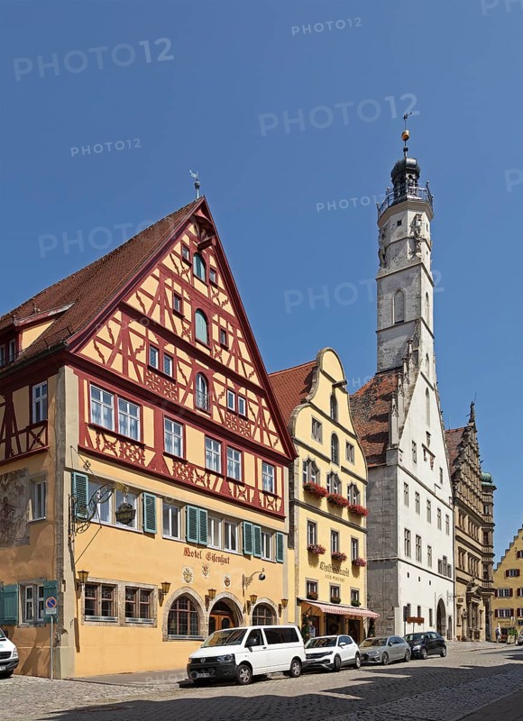 Herrngasse with town hall