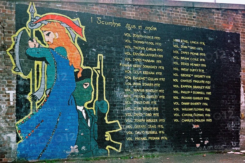 Graffiti and names on a wall