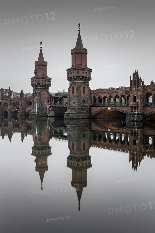Oberbaum bridge across the Spree