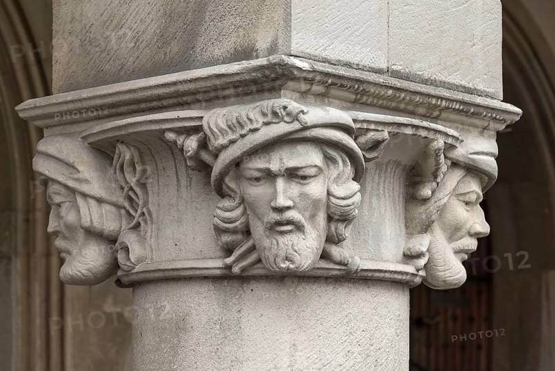 Column capitals with sculptures of the Anabaptist leaders