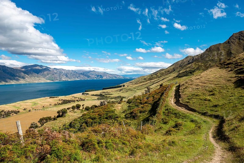 Hiking trail to Isthmus Peak