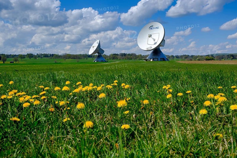 Large parabolic antennas of the Raisting earth station